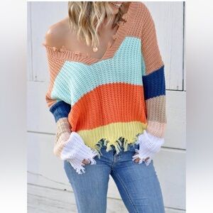 Polly & Esther Distressed V Neck Cropped Knit Pullover
Sweater size L